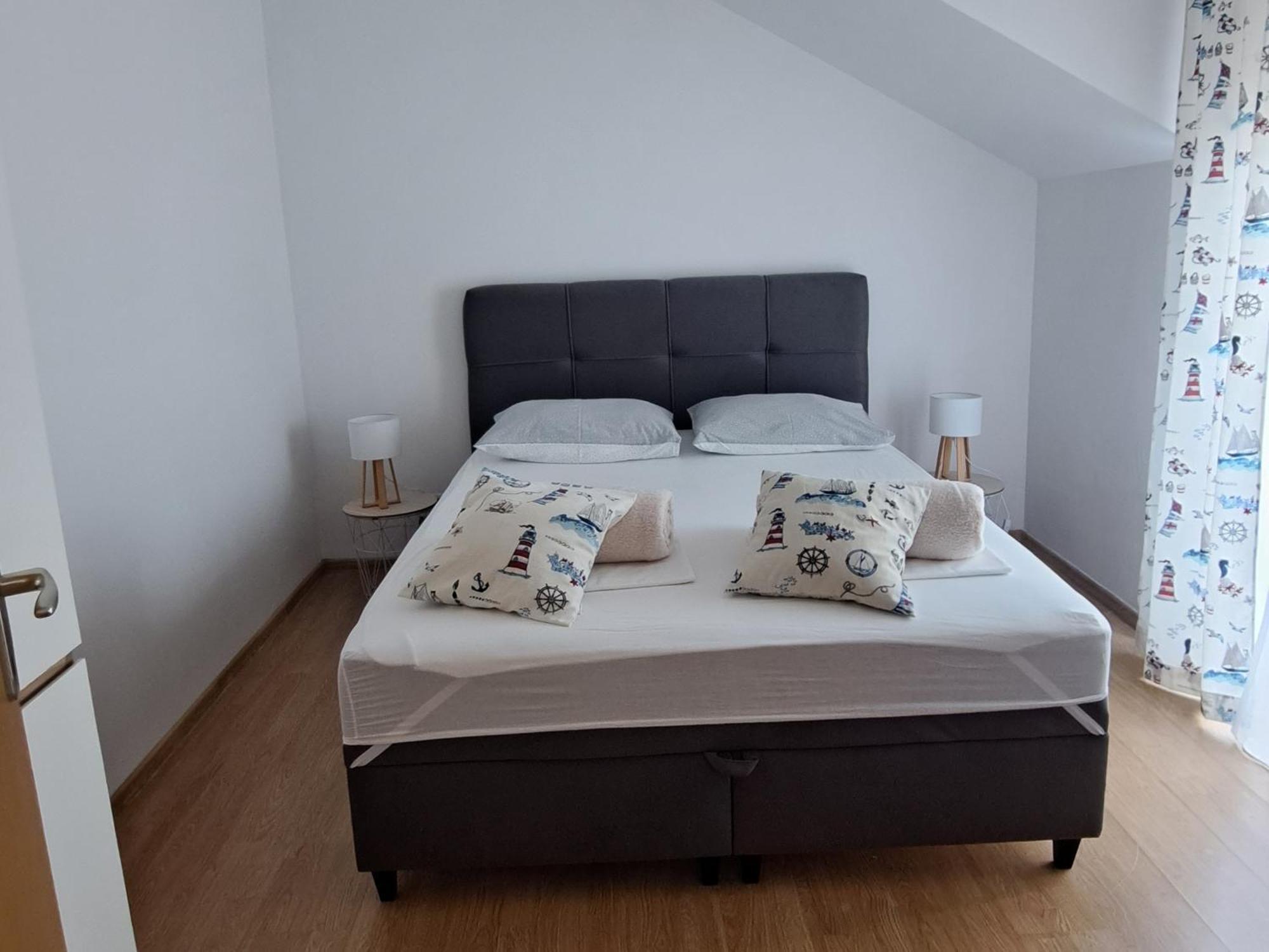 Apartments&Room Babic Kastela Phòng bức ảnh