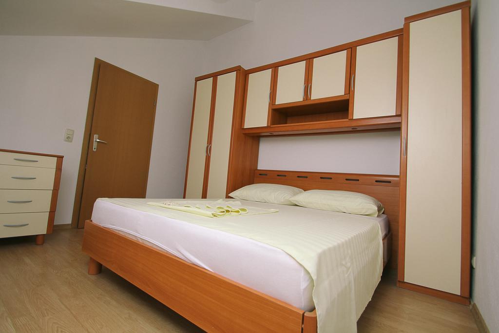 Apartments&Room Babic Kastela Ngoại thất bức ảnh