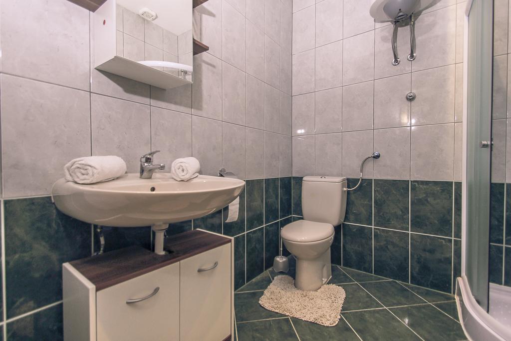 Apartments&Room Babic Kastela Ngoại thất bức ảnh